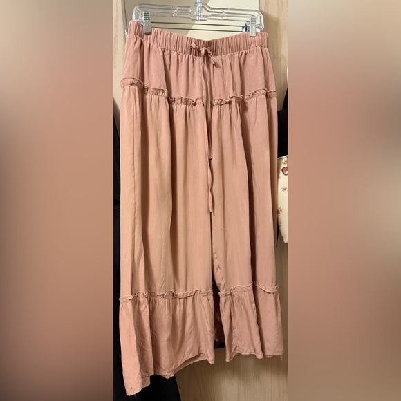 Dresses & Skirts - Women's SZ XL Pink Ruffle Pants NEW